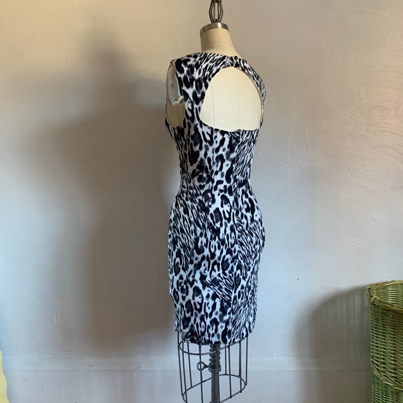 Snow Leopard Bodycon Open Back Sleeveless Stretch Shift Dress - Picture 4 of 7
